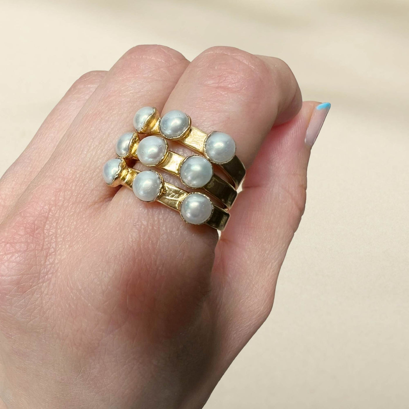 Pearl 3 Stone Ring - Multiple Sizes - SS01