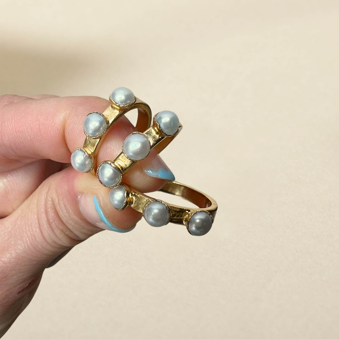 Pearl 3 Stone Ring - Multiple Sizes - SS01